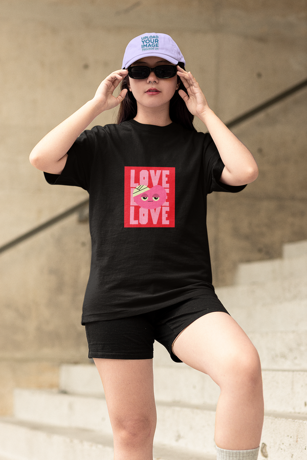 'Love' 💔 Unisex Classic Oversized T-Shirt